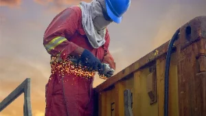 Read more about the article Container Storage and Repairs: Maximizing the Lifespan of Your Assets